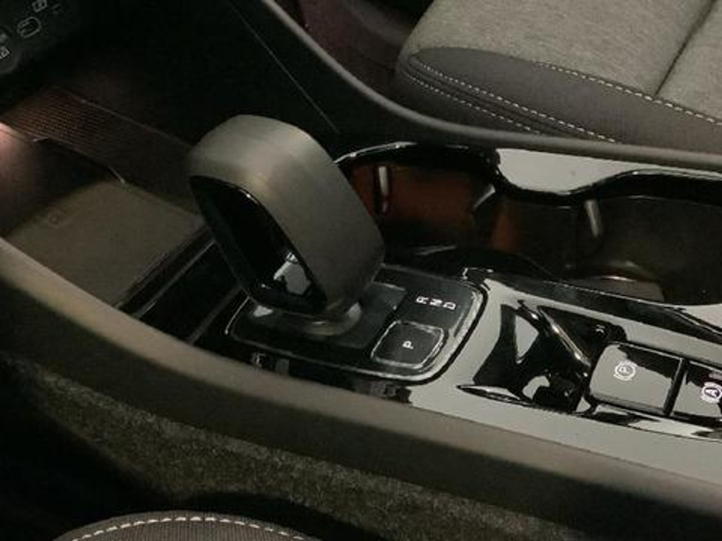 Volvo XC40 B3 G Plus Dark Auto 120 kW (163 CV)