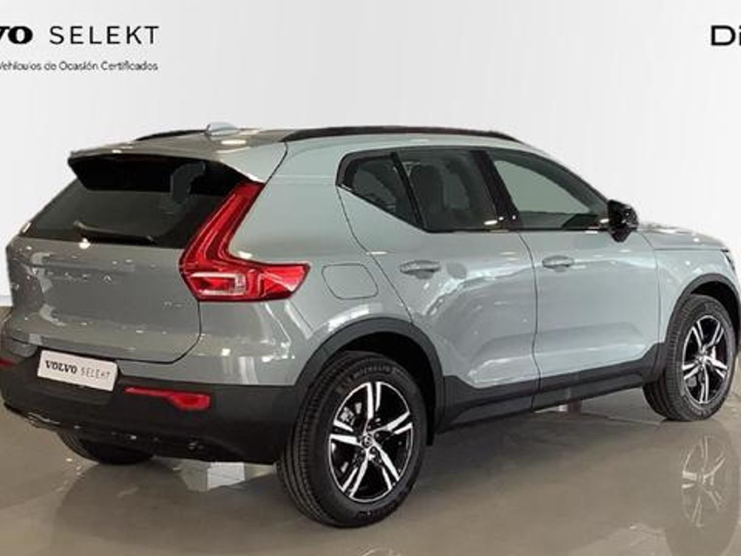 Volvo XC40 B3 G Plus Dark Auto 120 kW (163 CV)