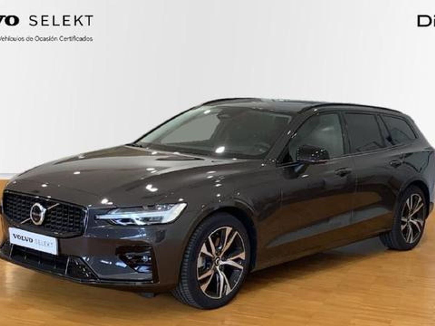Volvo V60 B4 D Ultimate Dark Auto 145 kW (197 CV) Gris Familiar