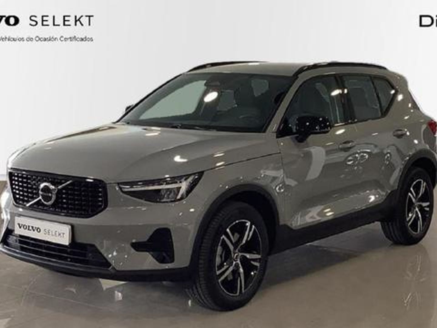 Volvo XC40 B3 G Plus Dark Auto 120 kW (163 CV) Gris SUV