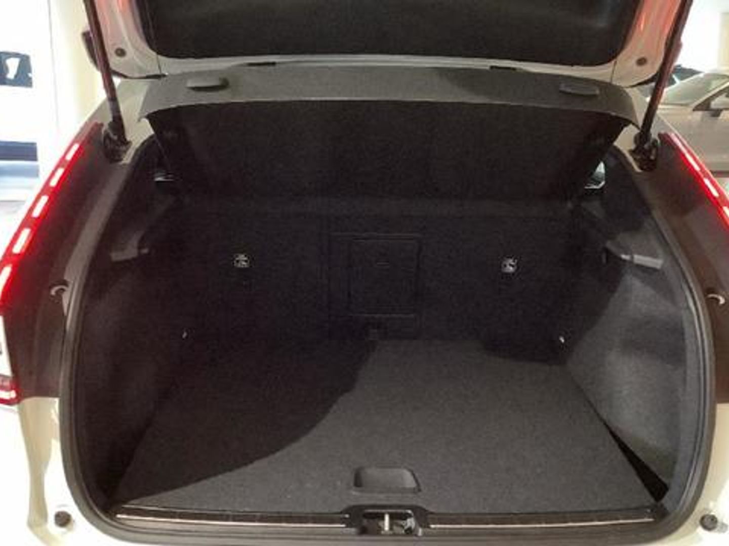 Volvo C40 Eléctrico Single Extended Recharge Core Auto 185 kW (252 CV)