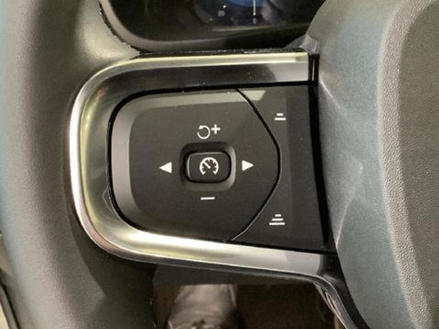 Volvo C40 Eléctrico Single Extended Recharge Core Auto 185 kW (252 CV)