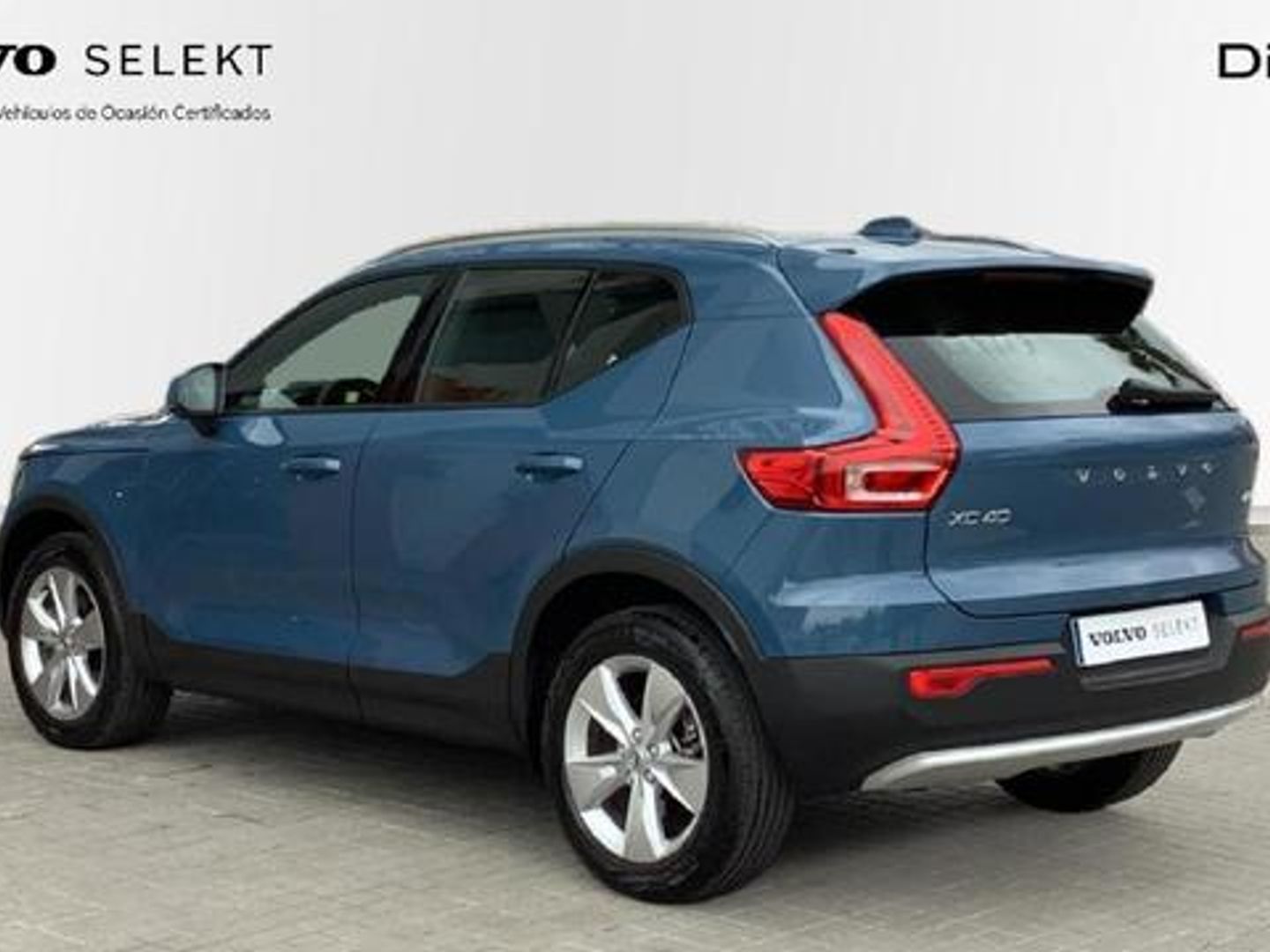 Volvo XC40 B3 G Core Auto 120 kW (163 CV)