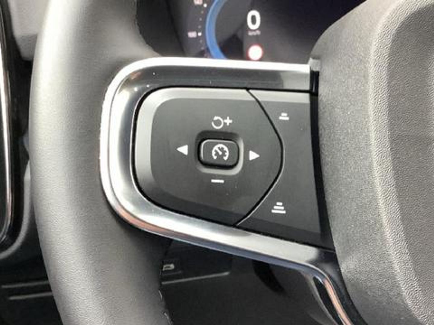 Volvo XC40 B3 G Core Auto 120 kW (163 CV)