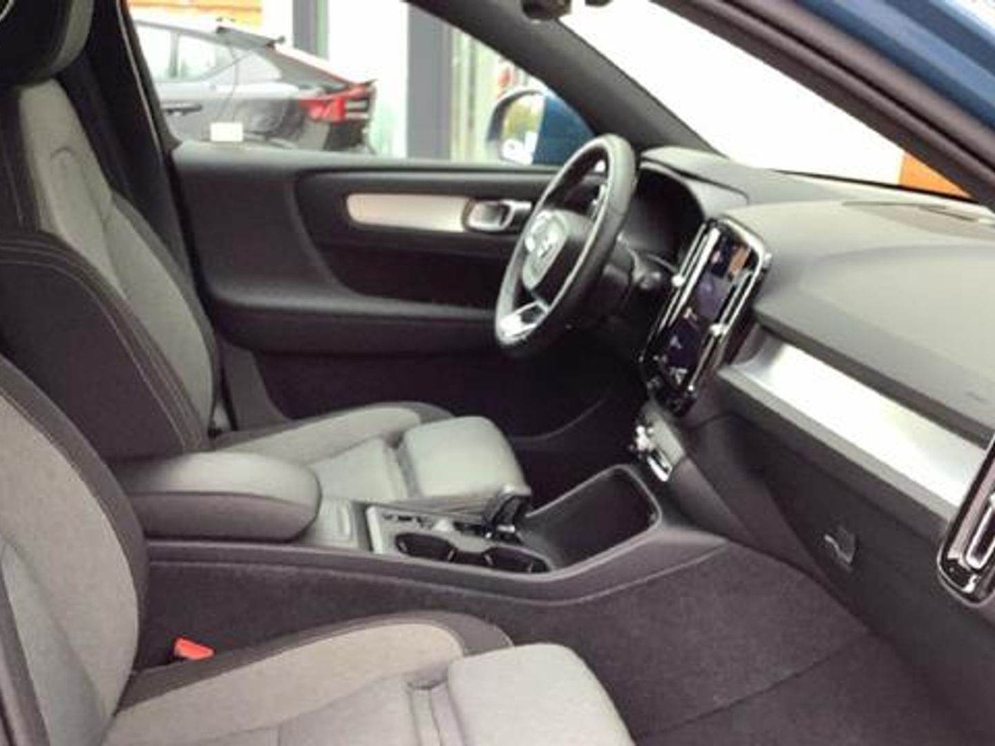 Volvo XC40 B3 G Core Auto 120 kW (163 CV)