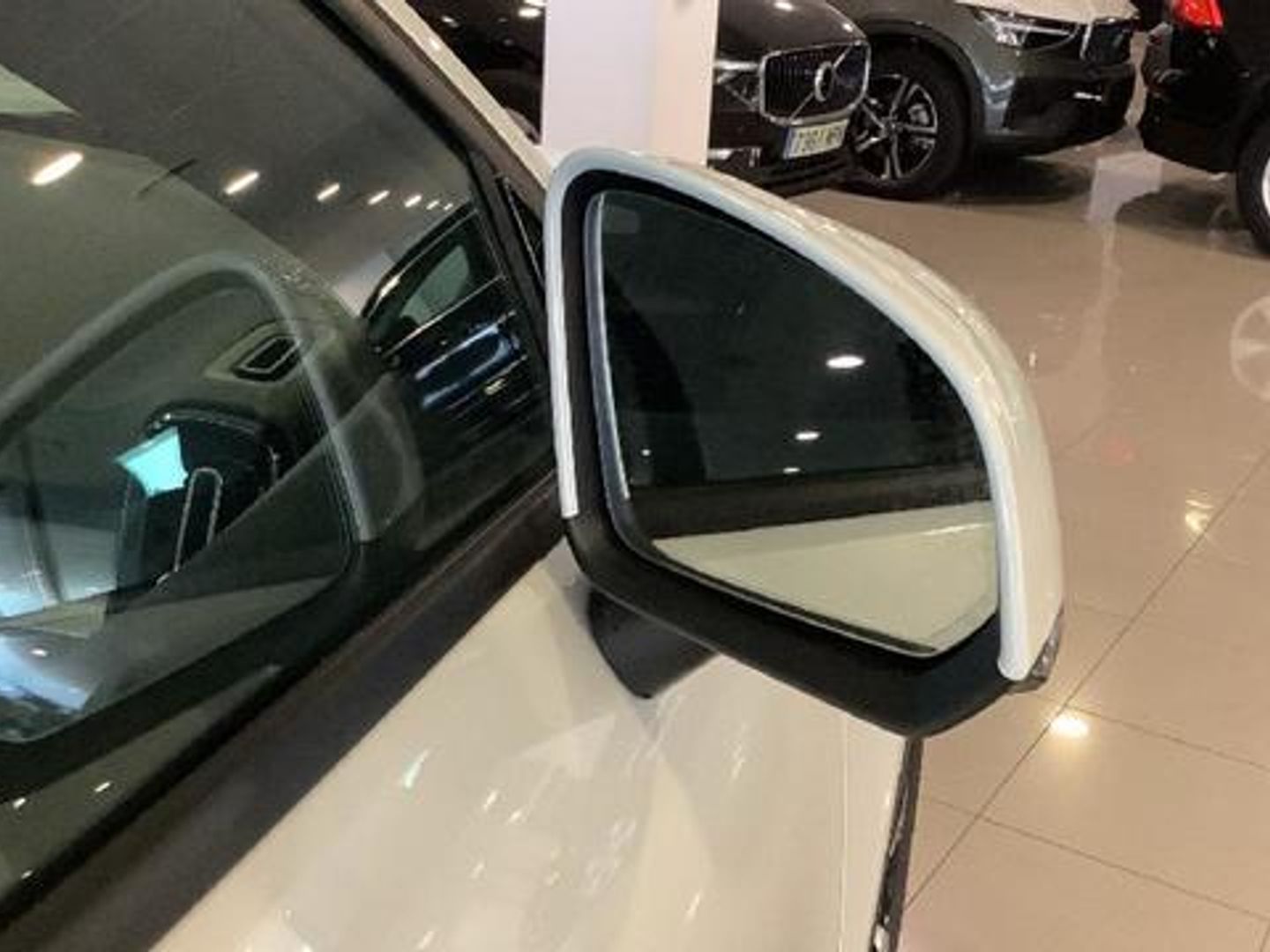 Volvo XC40 B3 G Core Auto 120 kW (163 CV)