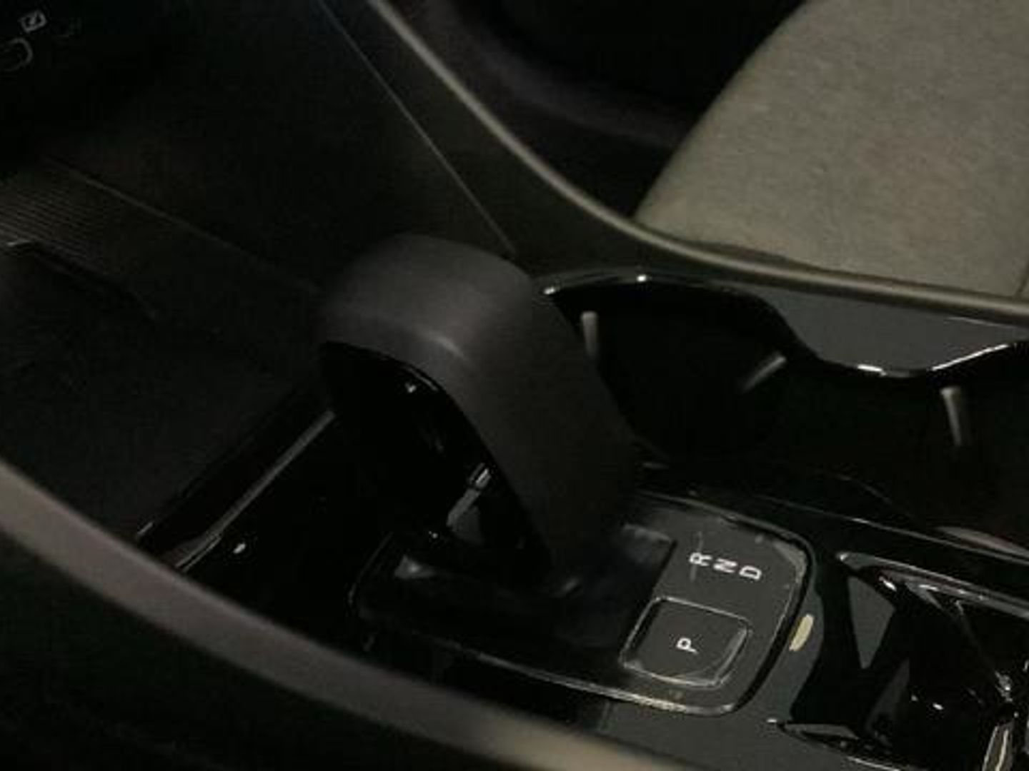 Volvo XC40 B3 G Black Edition+ Auto 120 kW (163 CV)