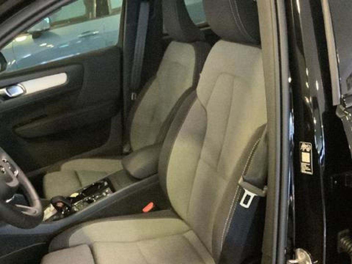 Volvo XC40 B3 G Black Edition+ Auto 120 kW (163 CV)