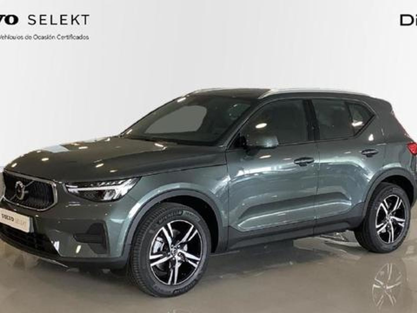Volvo XC40 B3 G Core Auto 120 kW (163 CV) Gris All Terrain / Pick-up