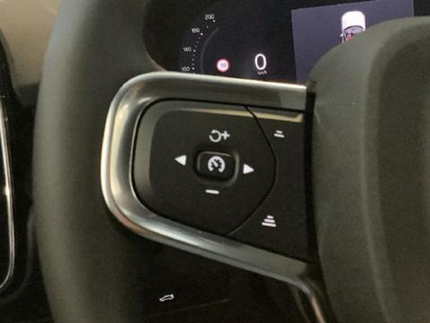 Volvo XC40 B3 G Core Auto 120 kW (163 CV)