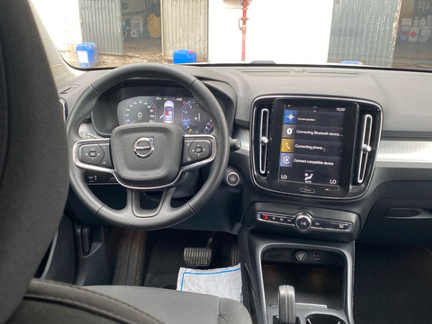 Volvo XC40 T2 Momentum Pro Auto 95 kW (129 CV)
