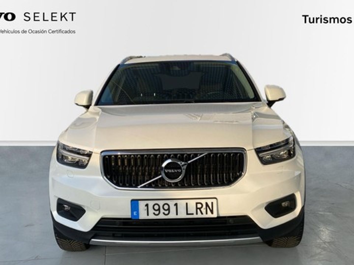 Volvo XC40 T2 Momentum Pro Auto 95 kW (129 CV)