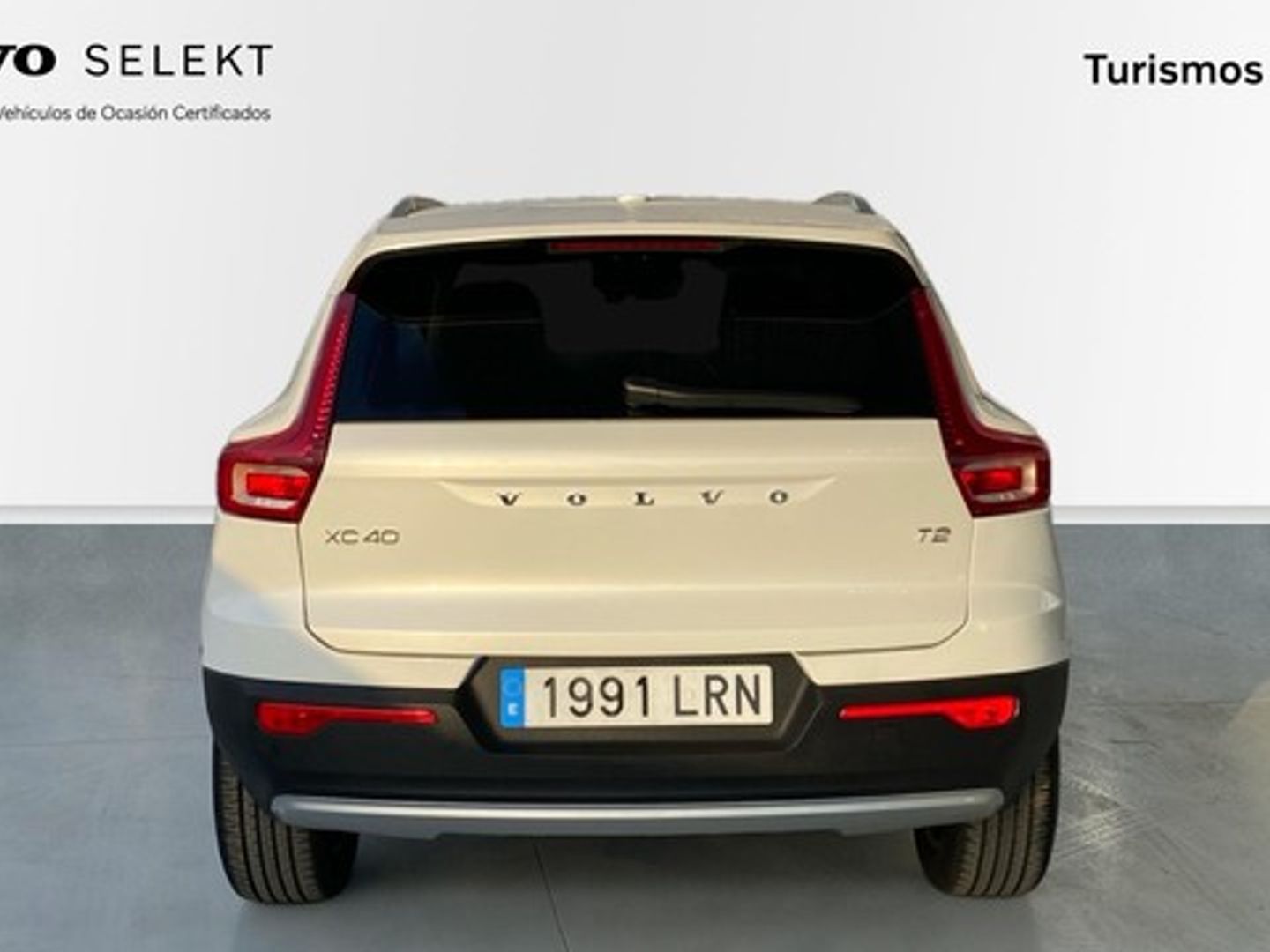 Volvo XC40 T2 Momentum Pro Auto 95 kW (129 CV)