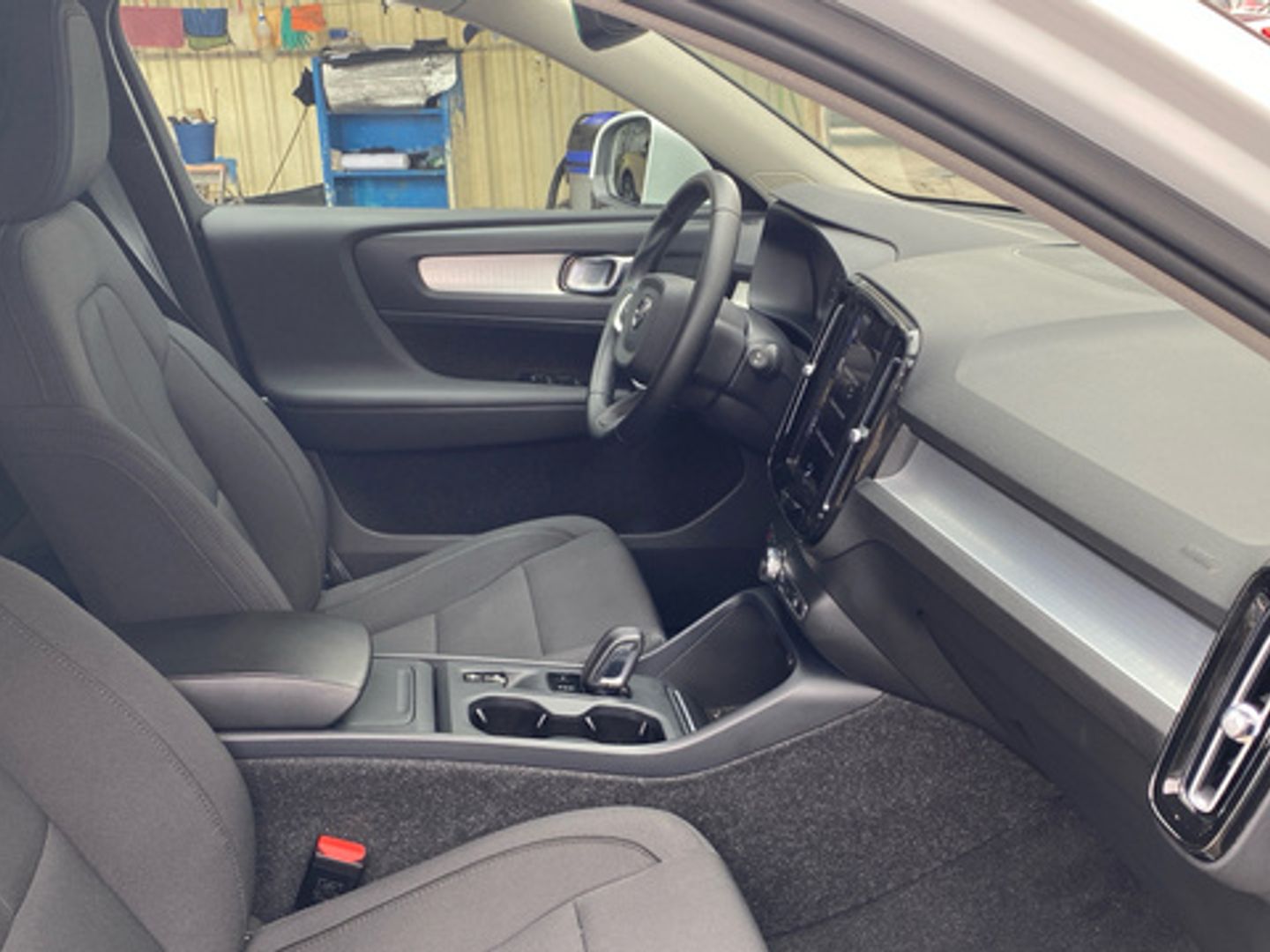 Volvo XC40 T2 Momentum Pro Auto 95 kW (129 CV)