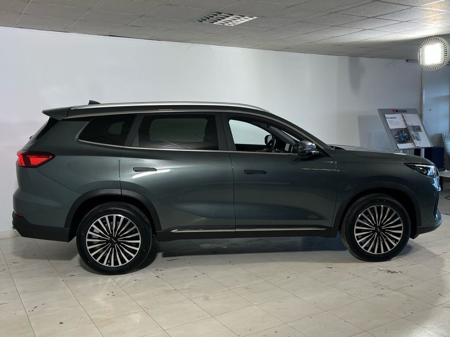 Ebro S800 1.6 TGDI Luxury DCT 108 kW (147 CV)