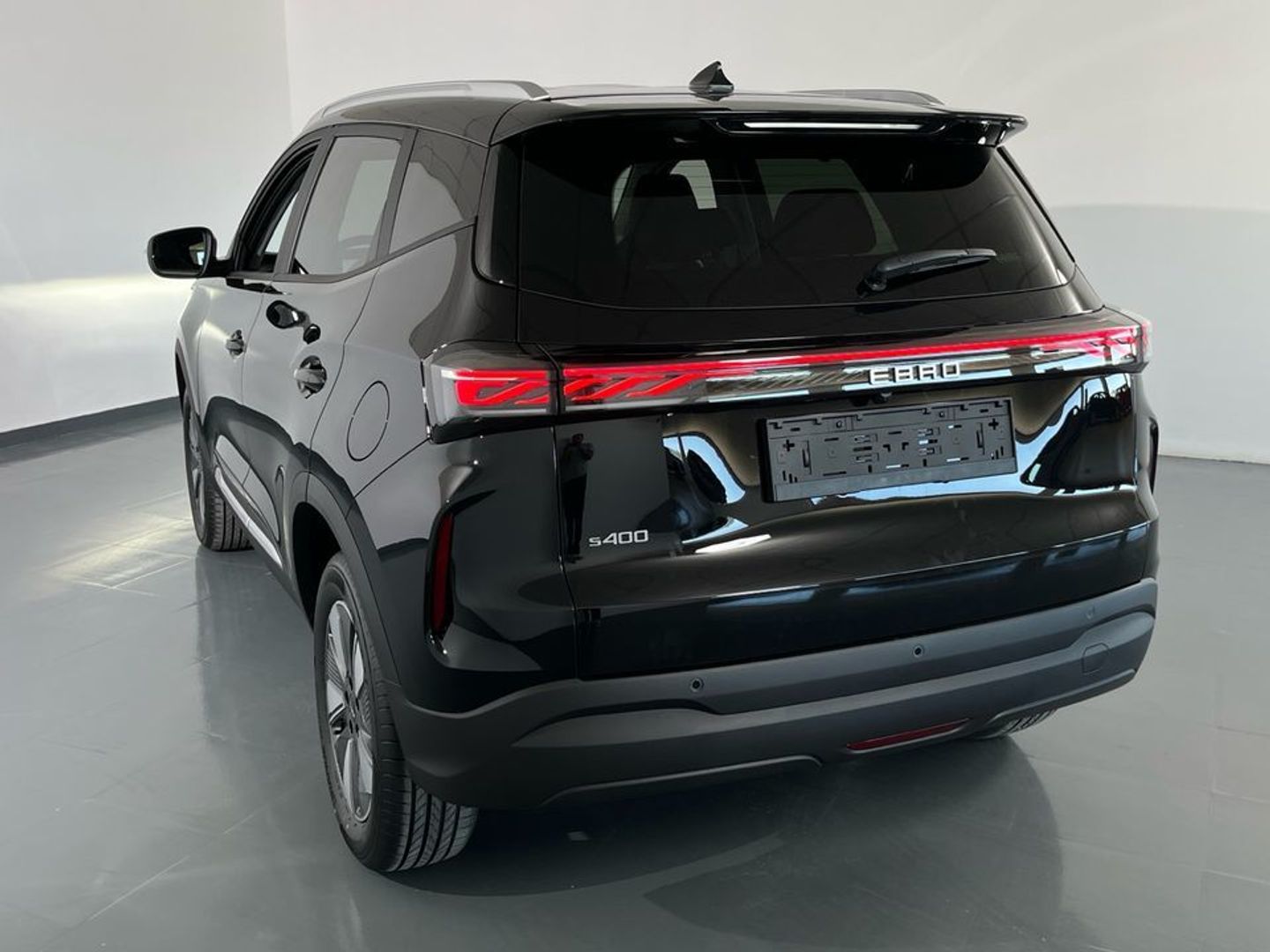 Ebro S400 1.5 DHE HEV Excellence CVT 155 kW (211 CV)