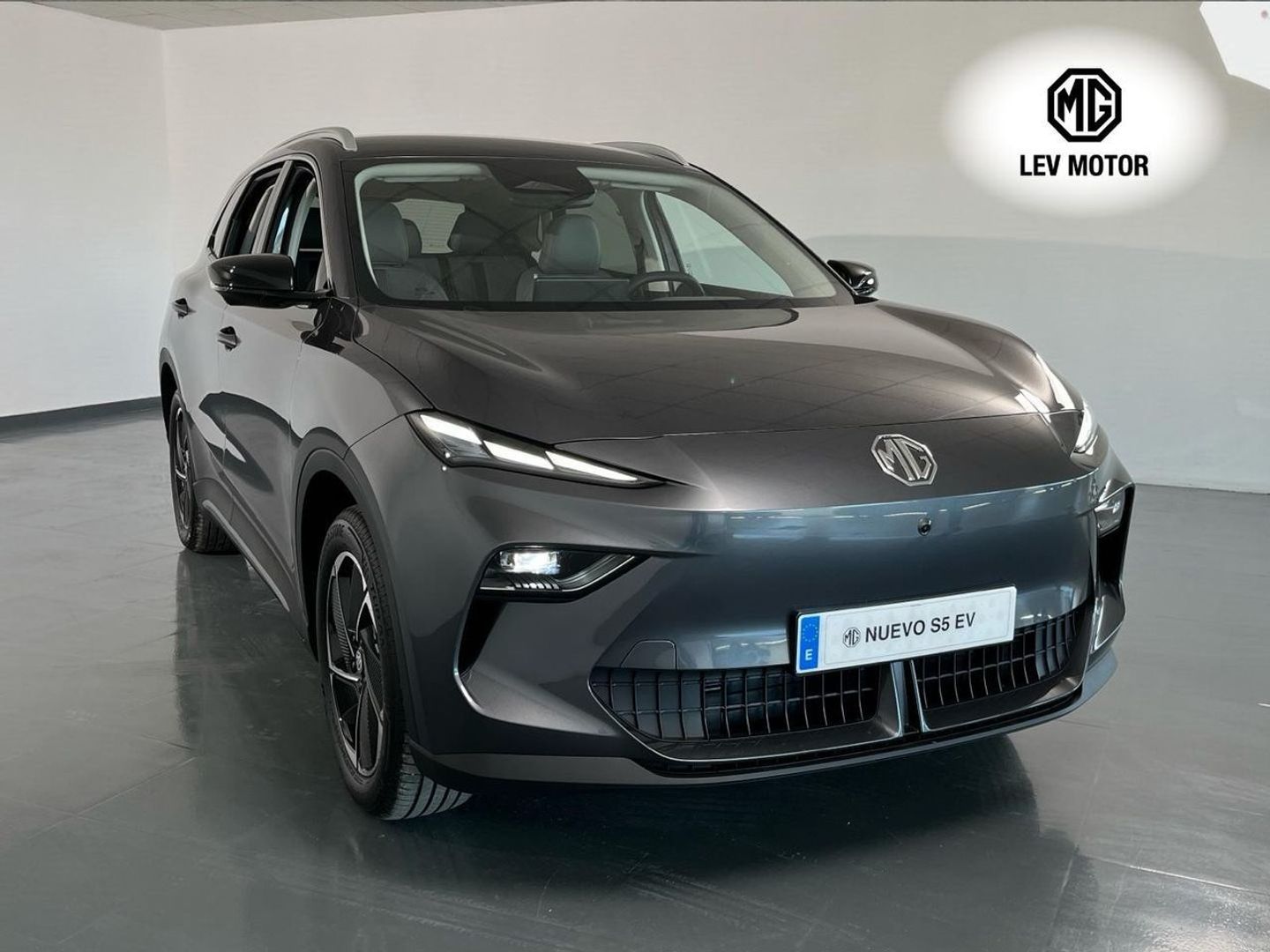 MG MGS5 EV 64kWh Luxury 170 kW (231 CV) Gris All Terrain / Pick-up
