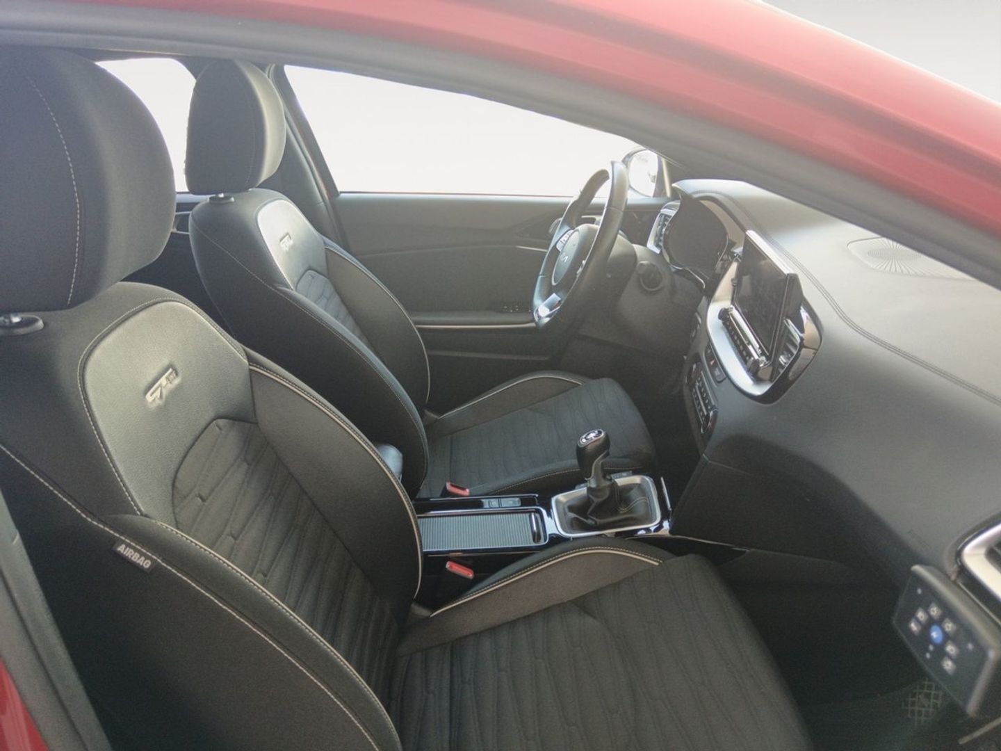 Kia Ceed 1.6 MHEV GT Line 100 kW (136 CV)