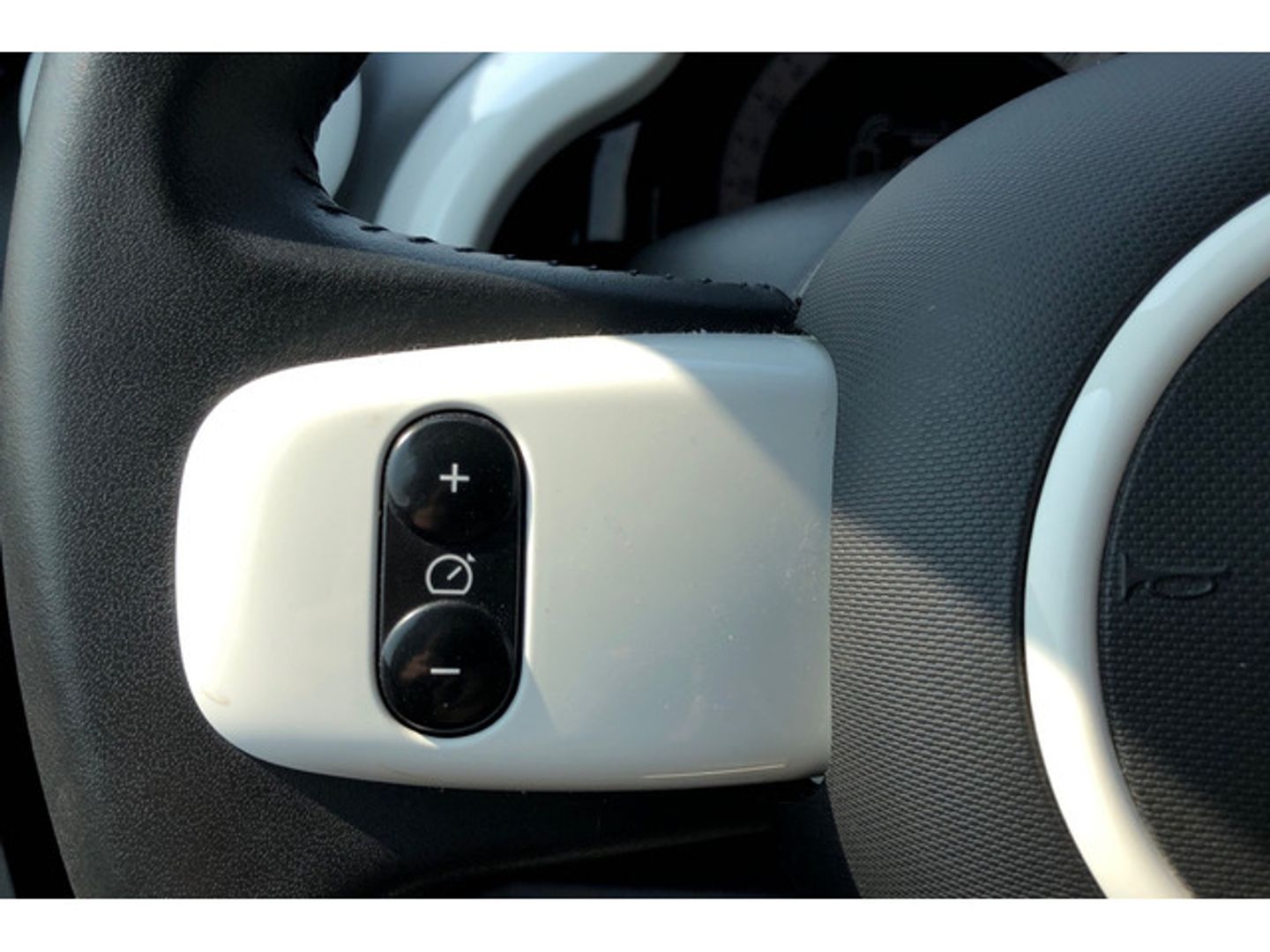 Renault Twingo Zen R80 batería 20kWh 60 kW (82 CV)