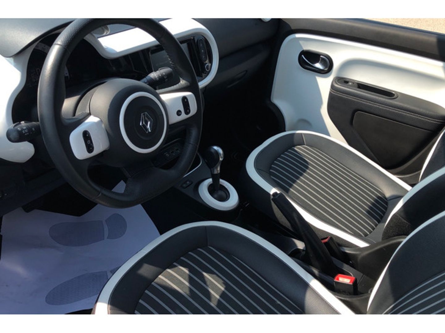 Renault Twingo Zen R80 batería 20kWh 60 kW (82 CV)