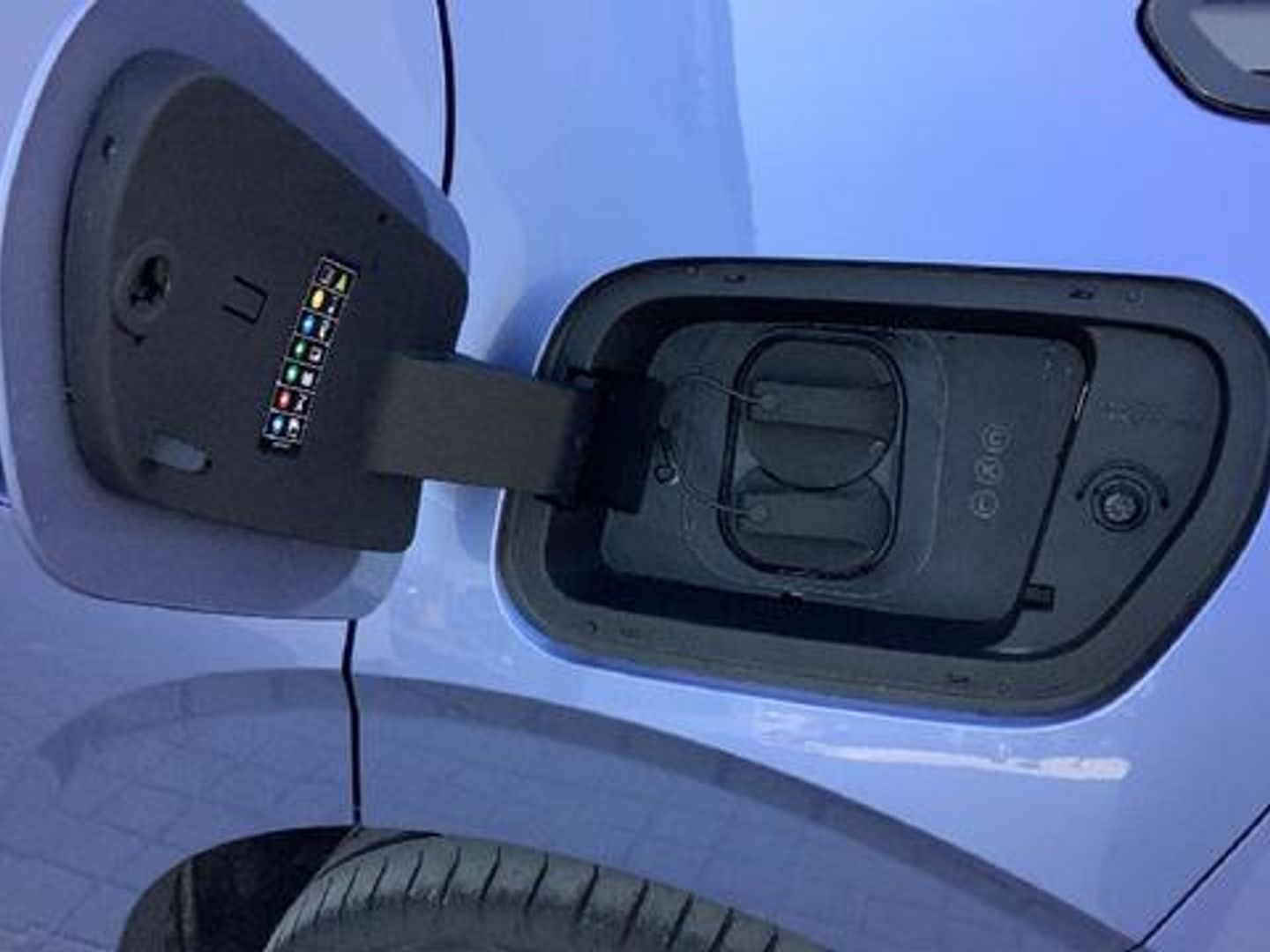 Lynk & Co 02 BEV 66kWh Core 200 kW (272 CV)