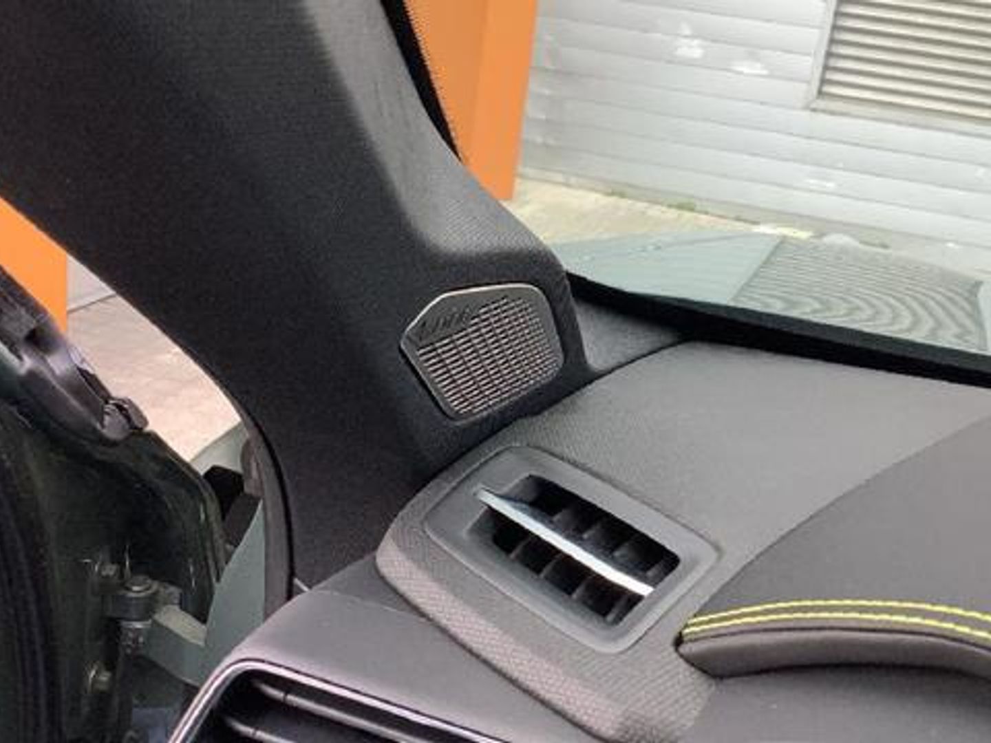 Lynk & Co 01 1.5 PHEV More 203 kW (276 CV)