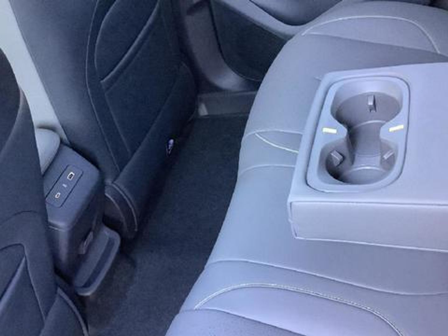 Lynk & Co 02 BEV 66kWh Core 200 kW (272 CV)
