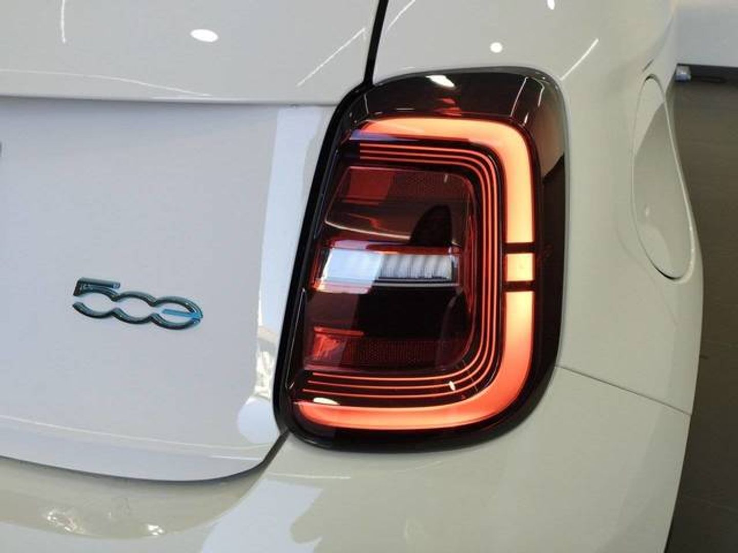 Fiat 500 Electrico 500 Icon Hb 320km 85 kW (118 CV)