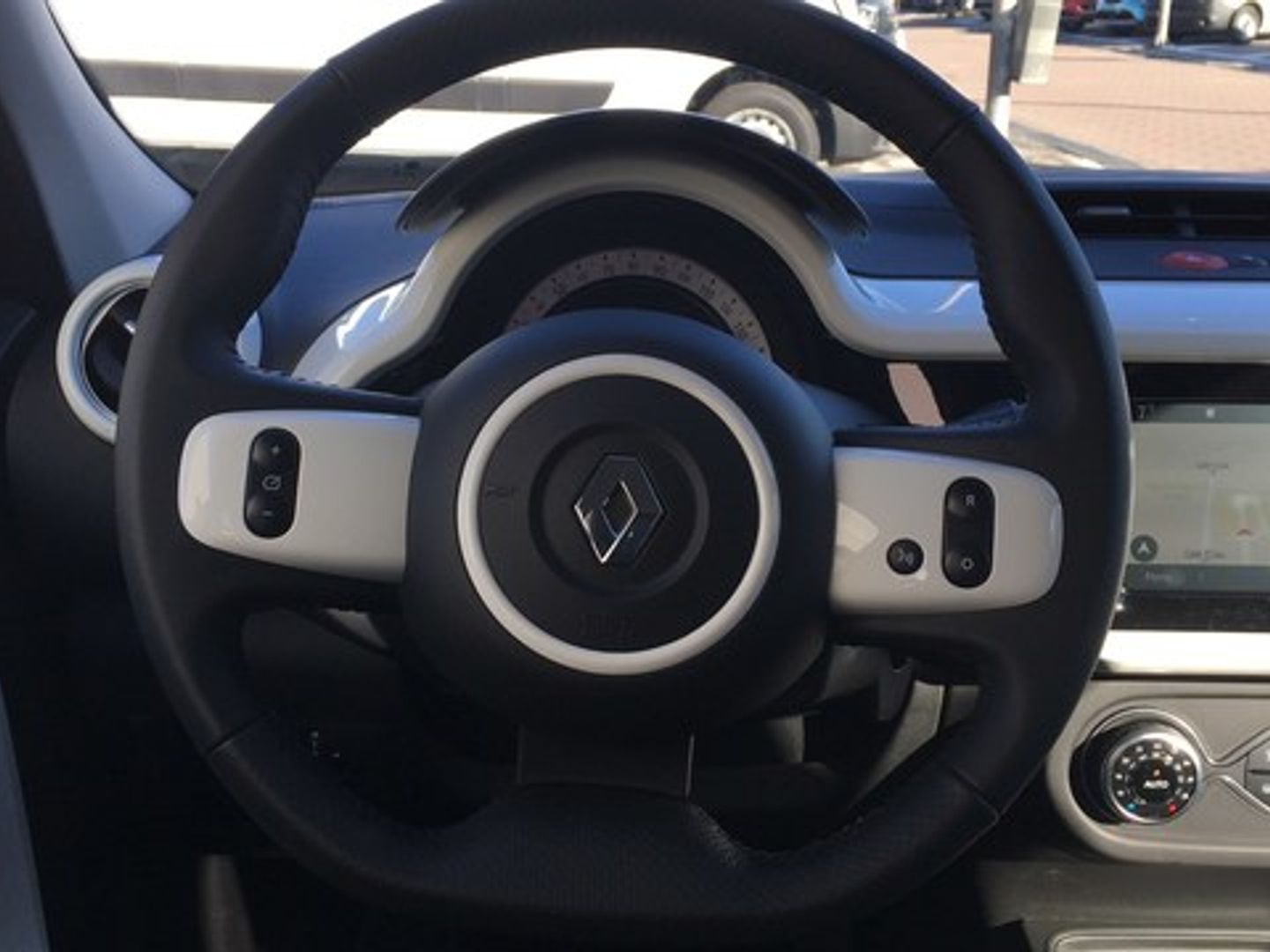 Renault Twingo Zen R80 batería 20kWh 60 kW (82 CV) Blanco Compact