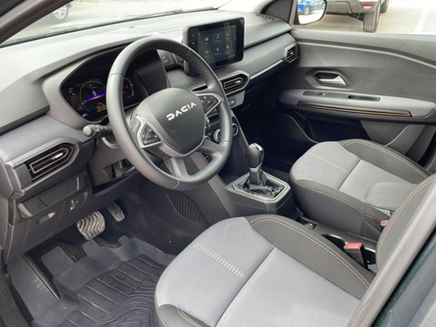 Dacia Jogger Extreme Hybrid 104 kW (140 CV) 7 Plazas Gris Familiar