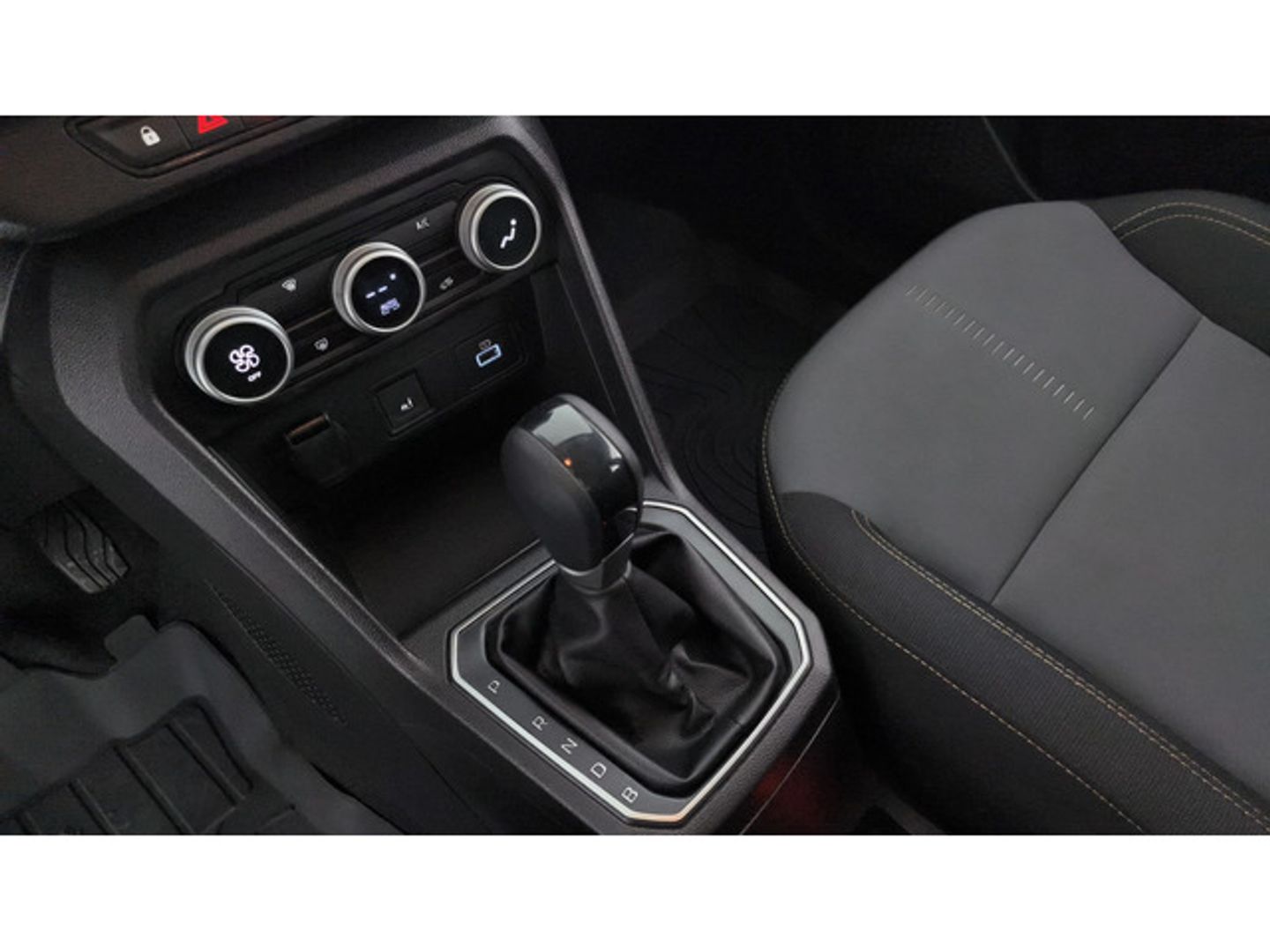 Dacia Jogger Extreme Hybrid 104 kW (140 CV) 7 Plazas Gris Familiar