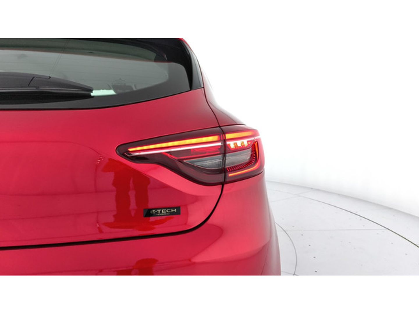 Renault Clio Equilibre E-Tech Híbrido 104 kW (140CV) Rojo Compact