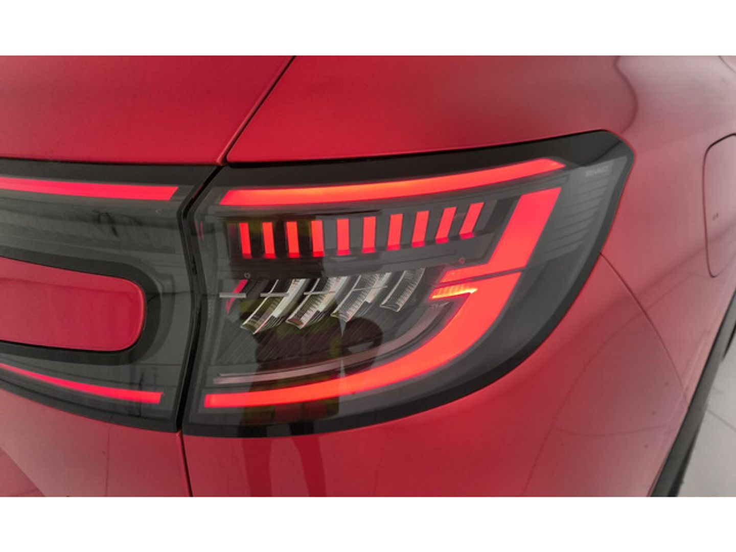 Renault Espace Techno E-Tech full hybrid 147 kW (200 CV) Rojo All Terrain / Pick-up