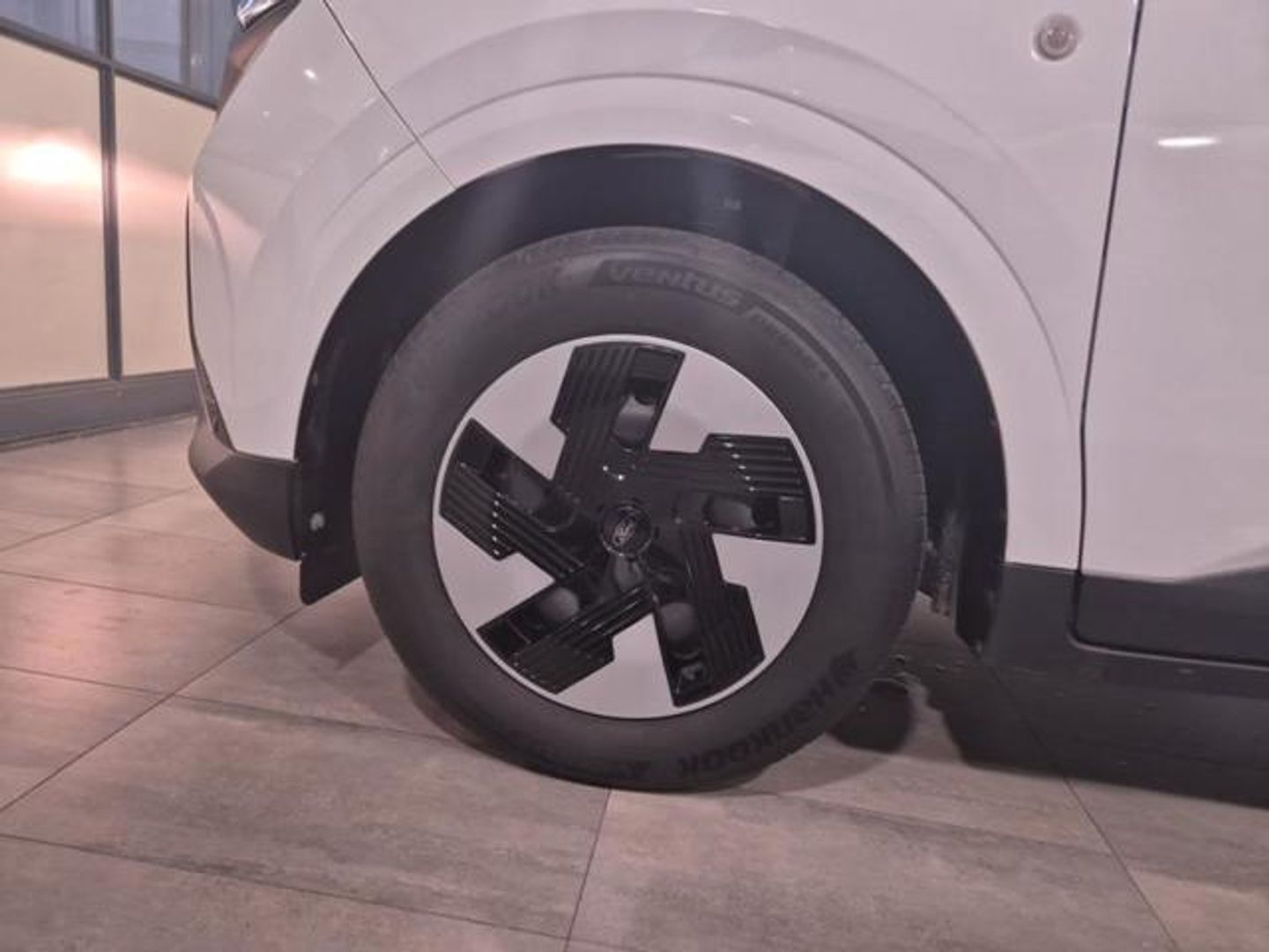 Ford Transit Courier Furgon BEV 54kWh Trend Auto 100 kW (136 CV) Blanco Industrial