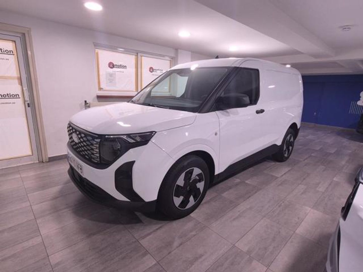 Ford Transit Courier Furgon BEV 54kWh Trend Auto 100 kW (136 CV) Blanco Industrial