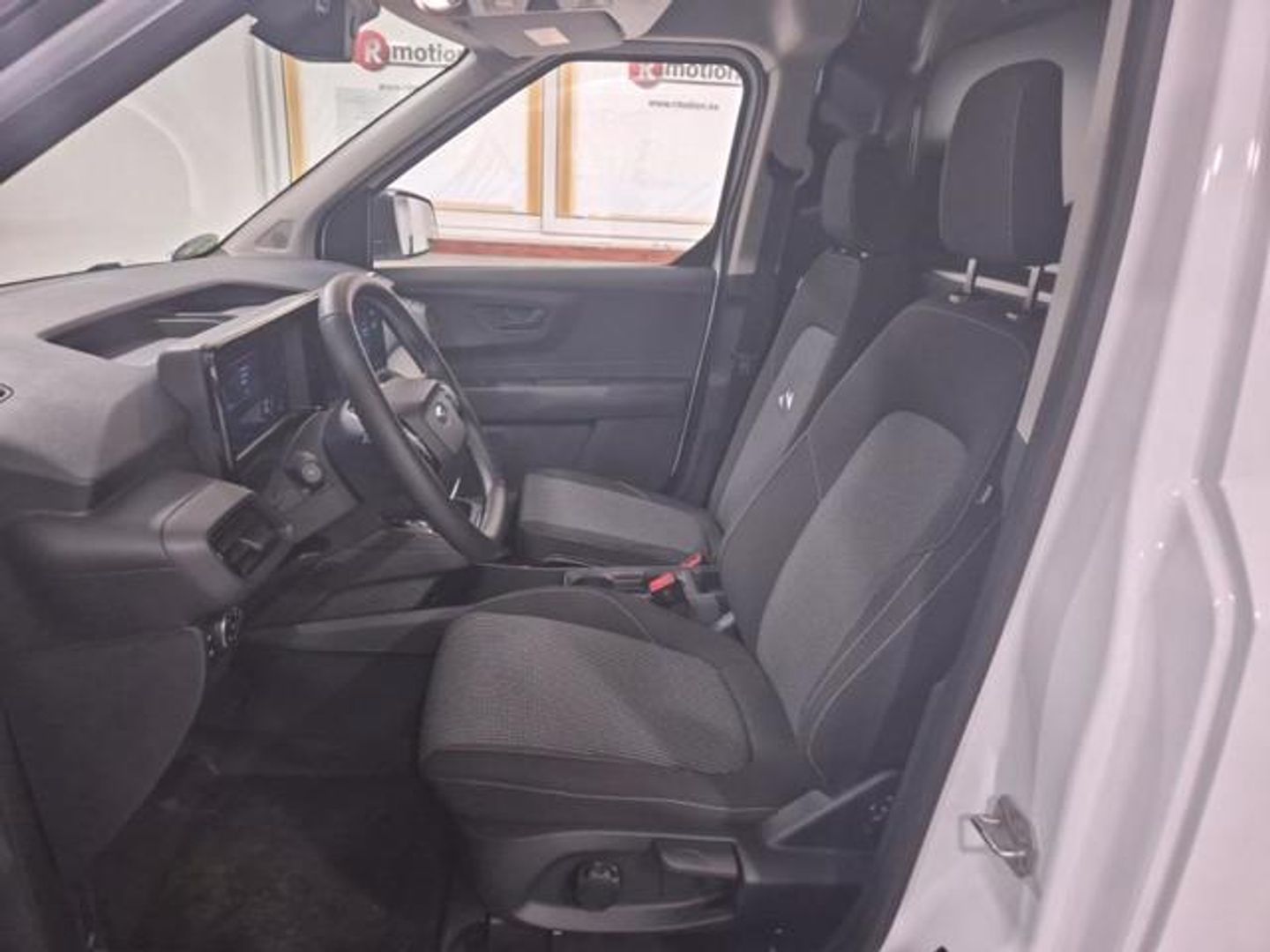 Ford Transit Courier Furgon BEV 54kWh Trend Auto 100 kW (136 CV) Blanco Industrial