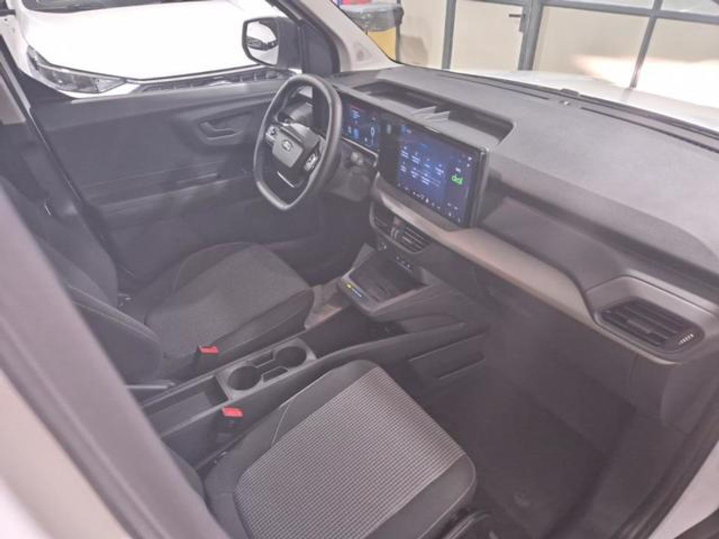 Ford Transit Courier Furgon BEV 54kWh Trend Auto 100 kW (136 CV) Blanco Industrial