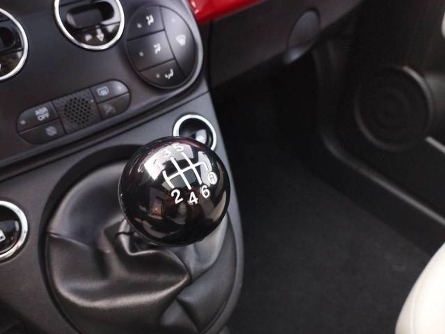 Fiat 500 1.0 Hybrid Dolcevita 51 kW (70 CV)