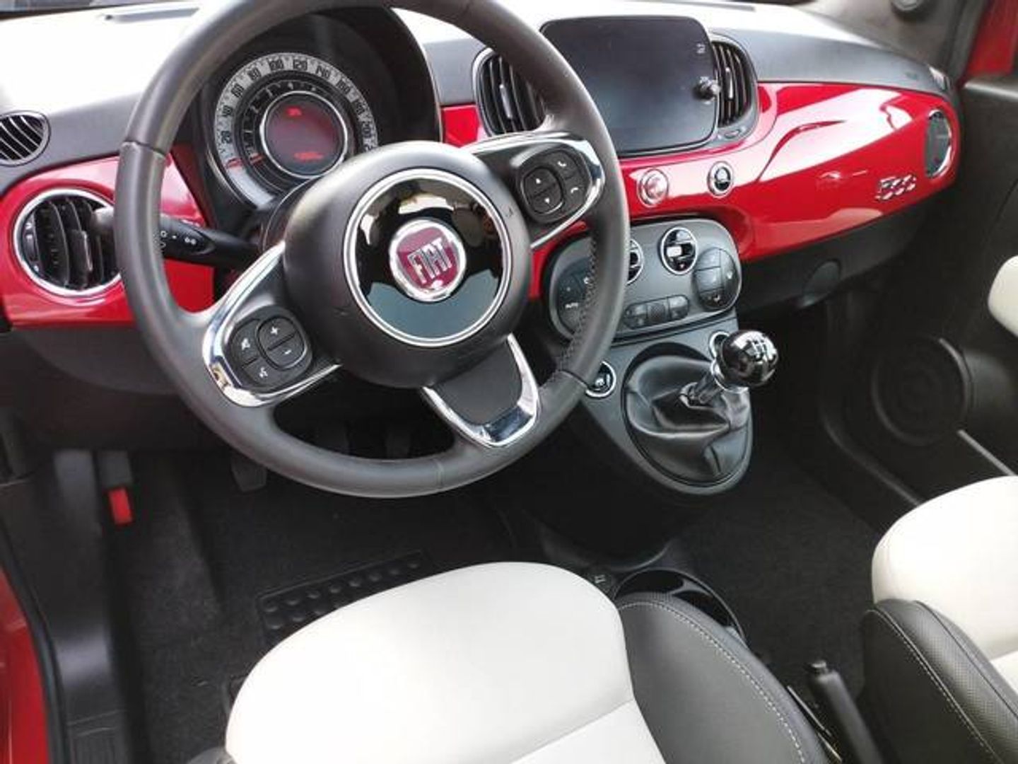 Fiat 500 1.0 Hybrid Dolcevita 51 kW (70 CV)