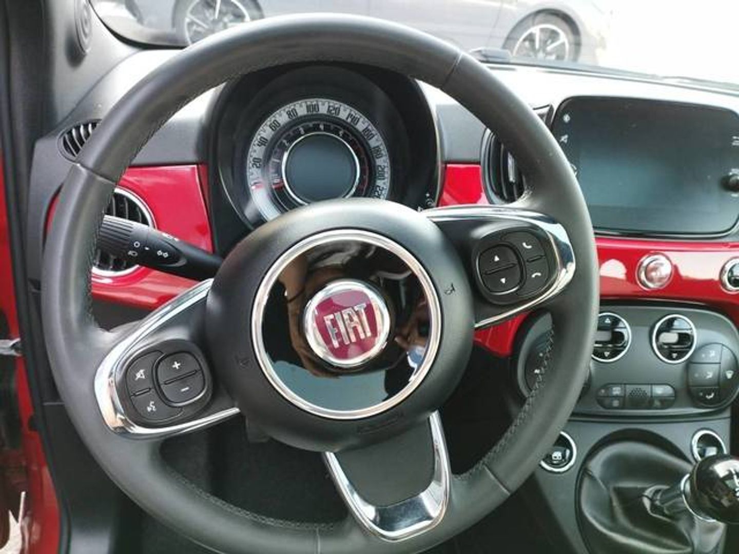 Fiat 500 1.0 Hybrid Dolcevita 51 kW (70 CV)