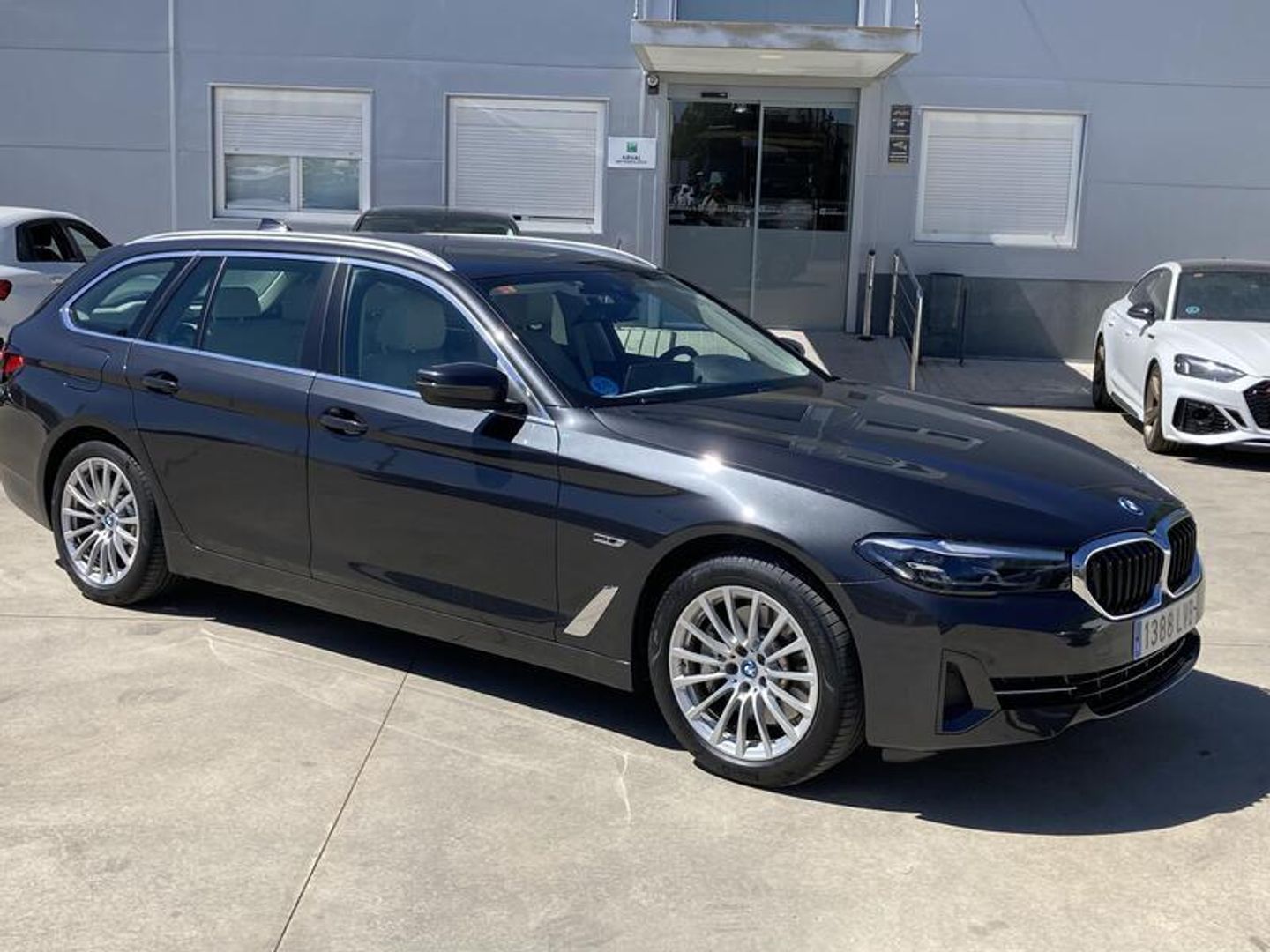 BMW Serie 5 530e Touring 215 kW (292 CV) Gris Familiar