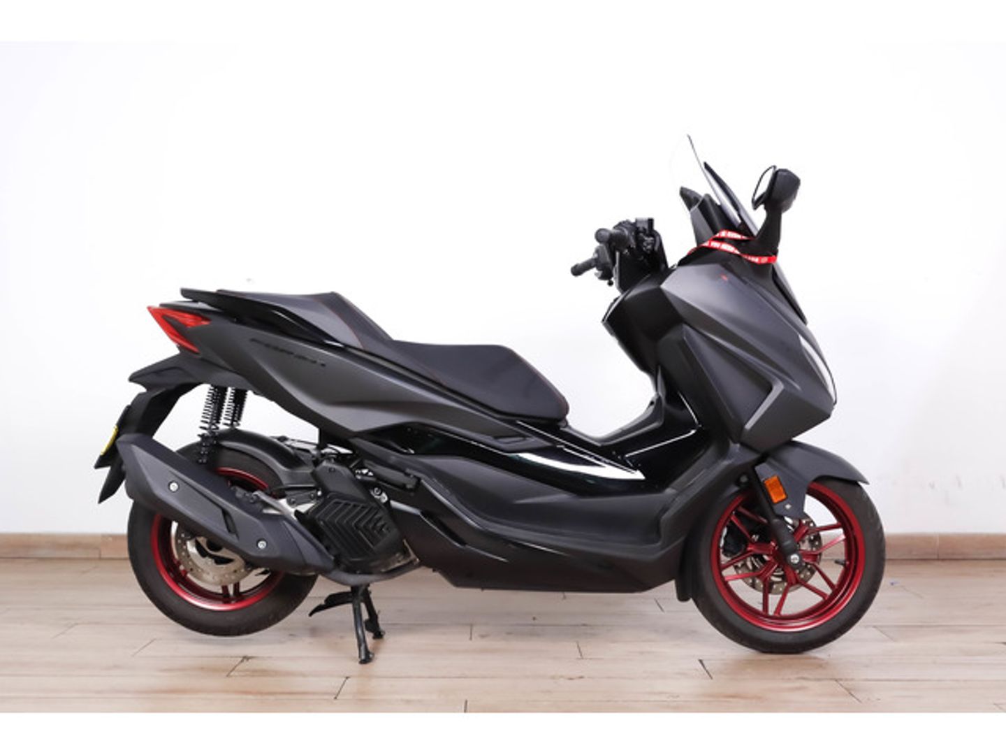 Honda Forza 125 Special Edition Negro Motorcycle