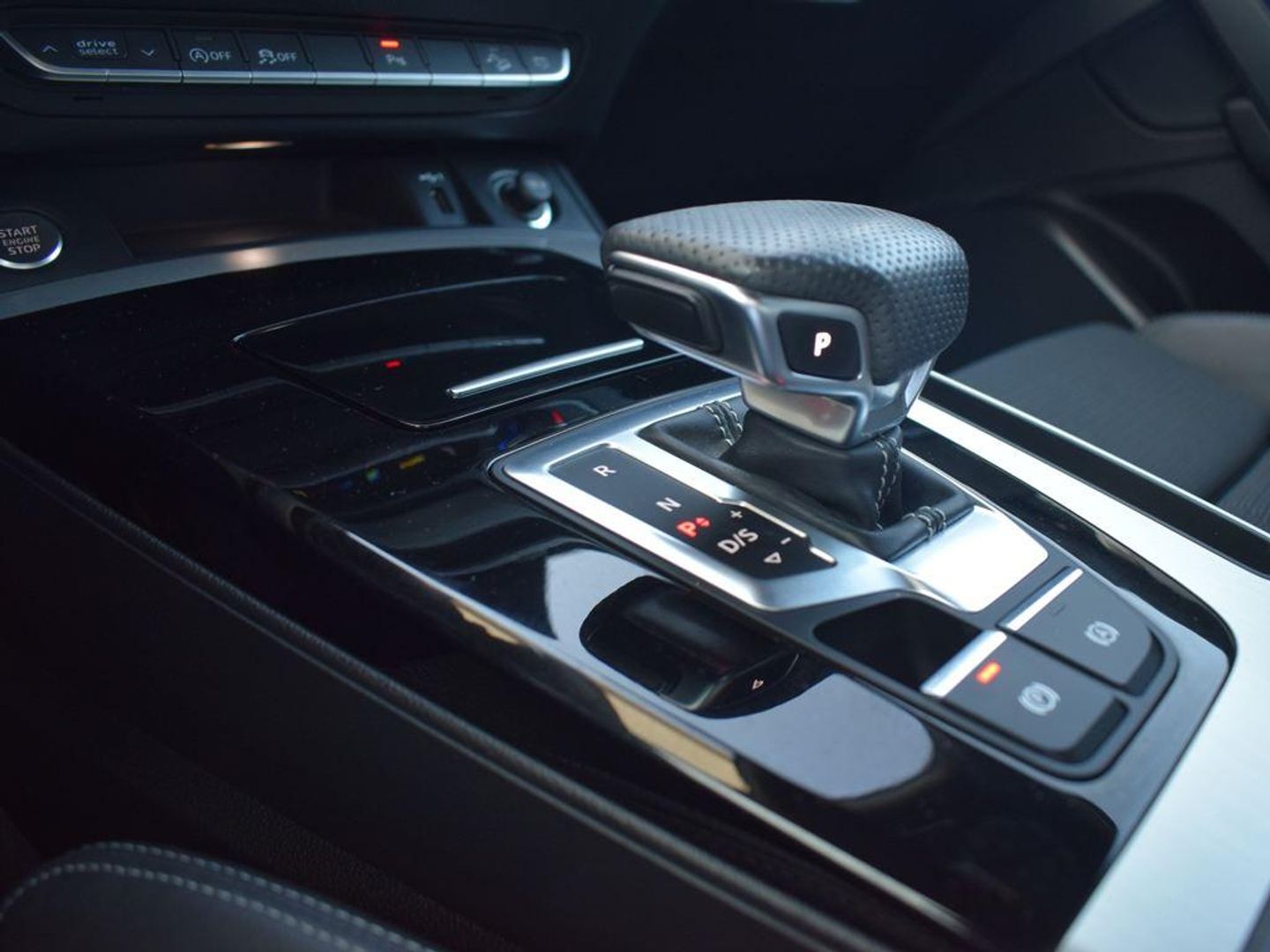 Audi Q5 Sportback Black line 40 TDI quattro-ultra 150 kW (204 CV) Blanco SUV