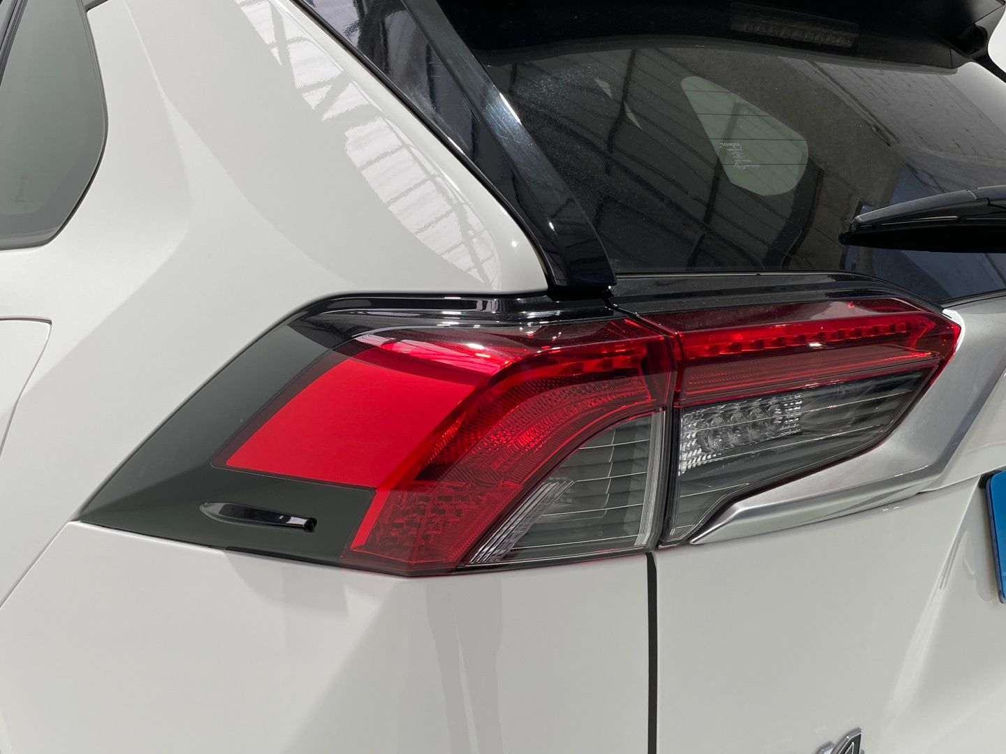 Toyota Rav4 2.5l hybrid Advance 4WD 163 kW (222 CV)