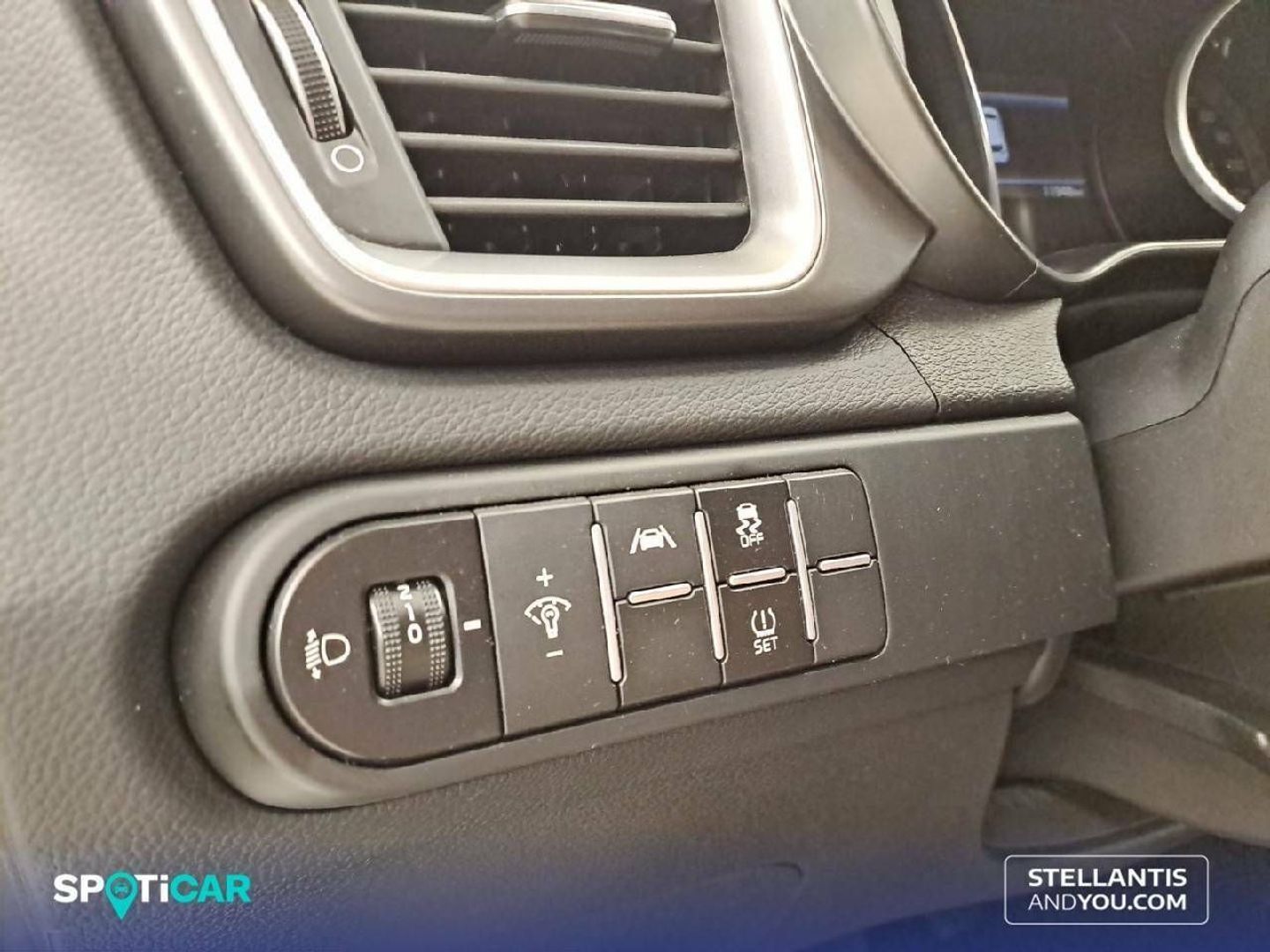 Kia Ceed 1.6 MHEV iMT Drive 100 kW (136 CV)