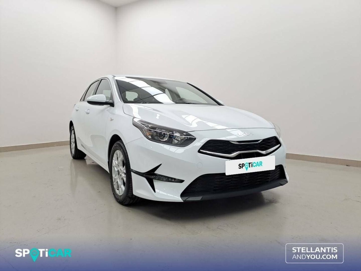 Kia Ceed 1.6 MHEV iMT Drive 100 kW (136 CV)