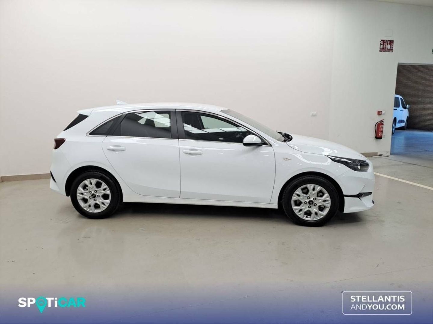 Kia Ceed 1.6 MHEV iMT Drive 100 kW (136 CV)