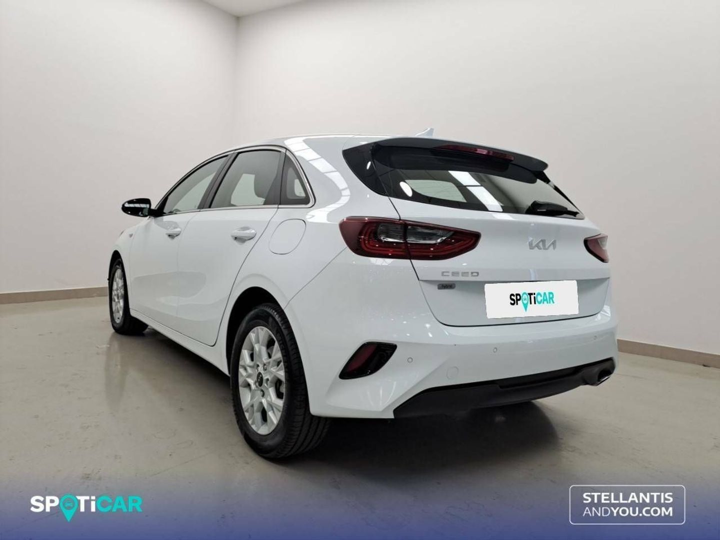 Kia Ceed 1.6 MHEV iMT Drive 100 kW (136 CV)
