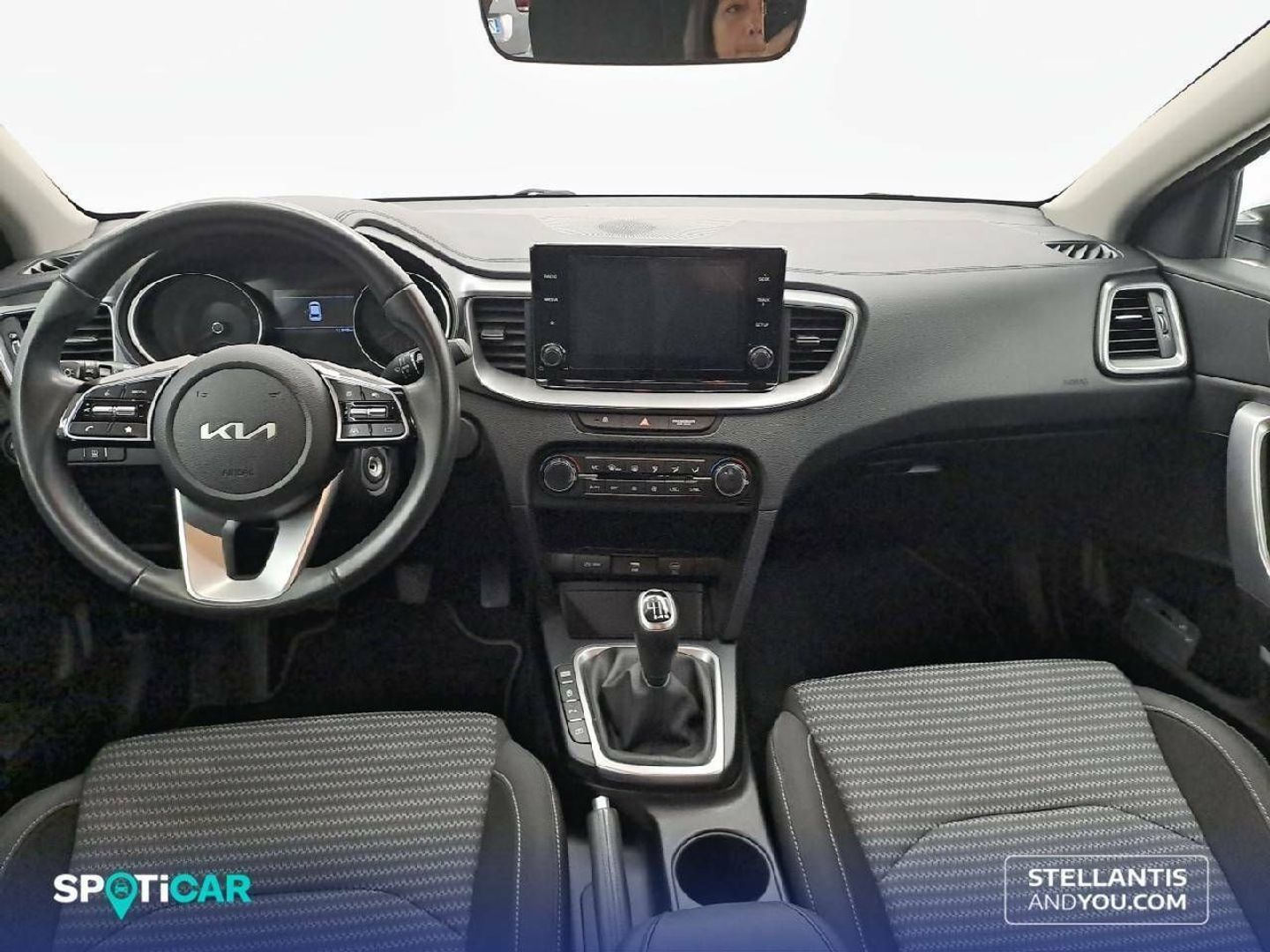 Kia Ceed 1.6 MHEV iMT Drive 100 kW (136 CV)