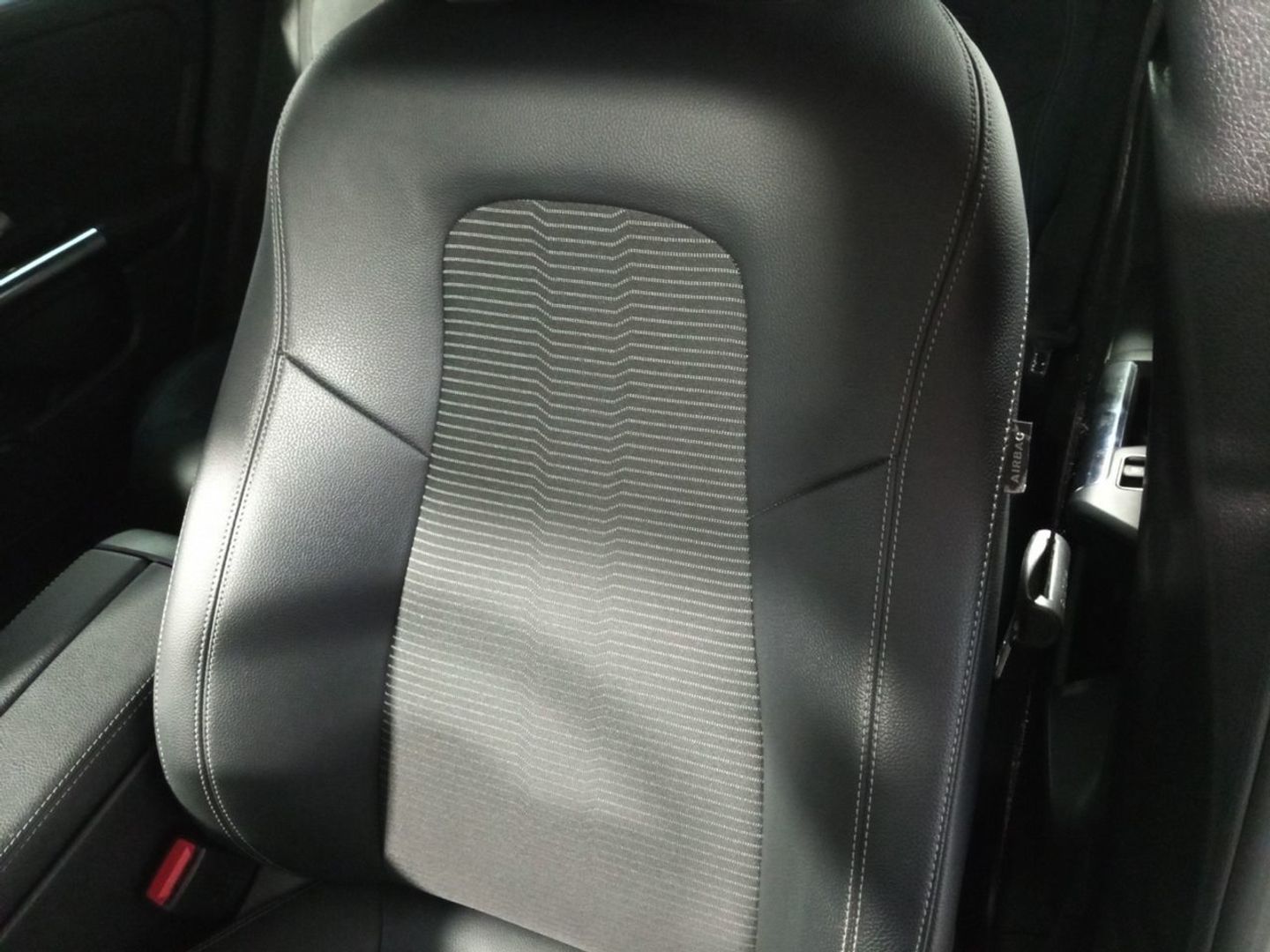 Mercedes-Benz GLA 180 100 kW (136 CV)
